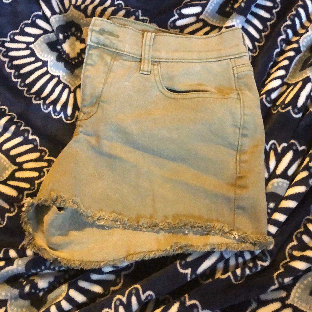 Old navy olive green shorts